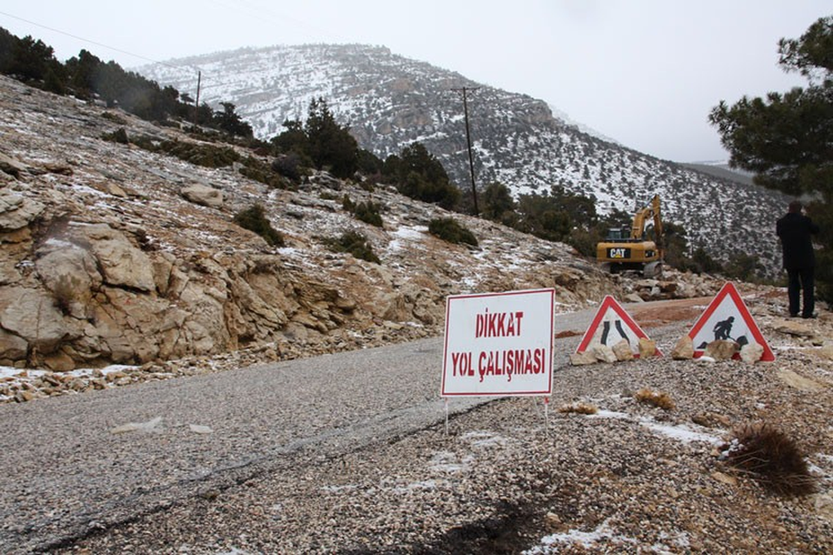 Mut\'ta Yol Genişletme Çalışmaları Devam Ediyor