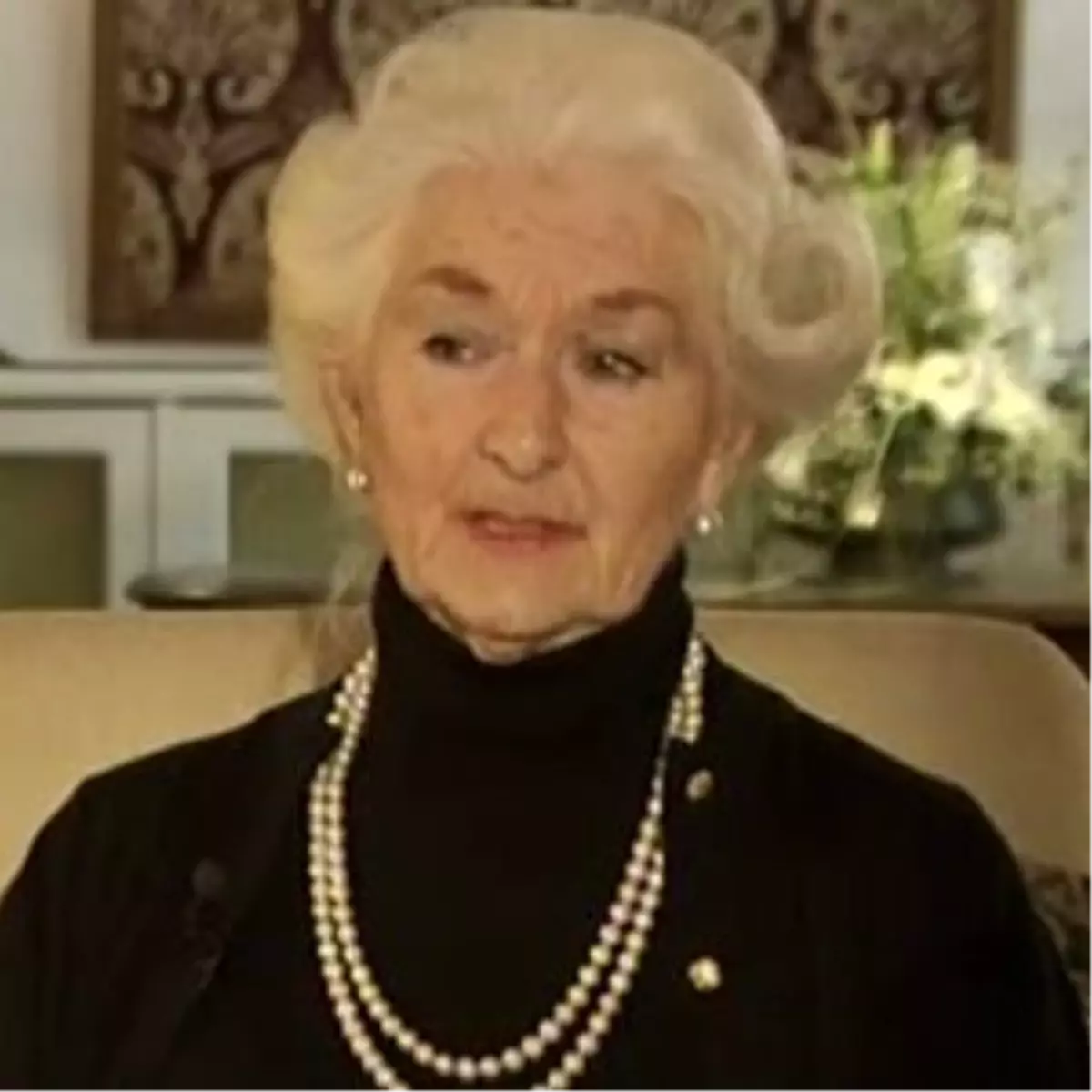 Osmanlı Hanedanı\'nın En Yaşlı Üyesi "Neslişah Sultan"In Vefatı