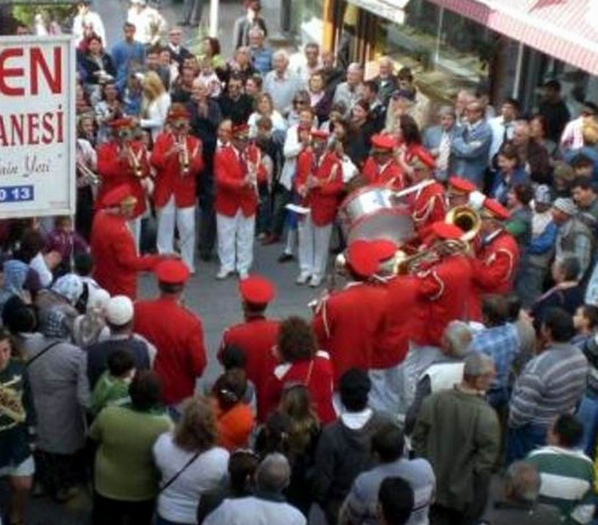 Tekincan, Ayvalık Belediyesi Bando Takımını Yenilemeye Kararlı