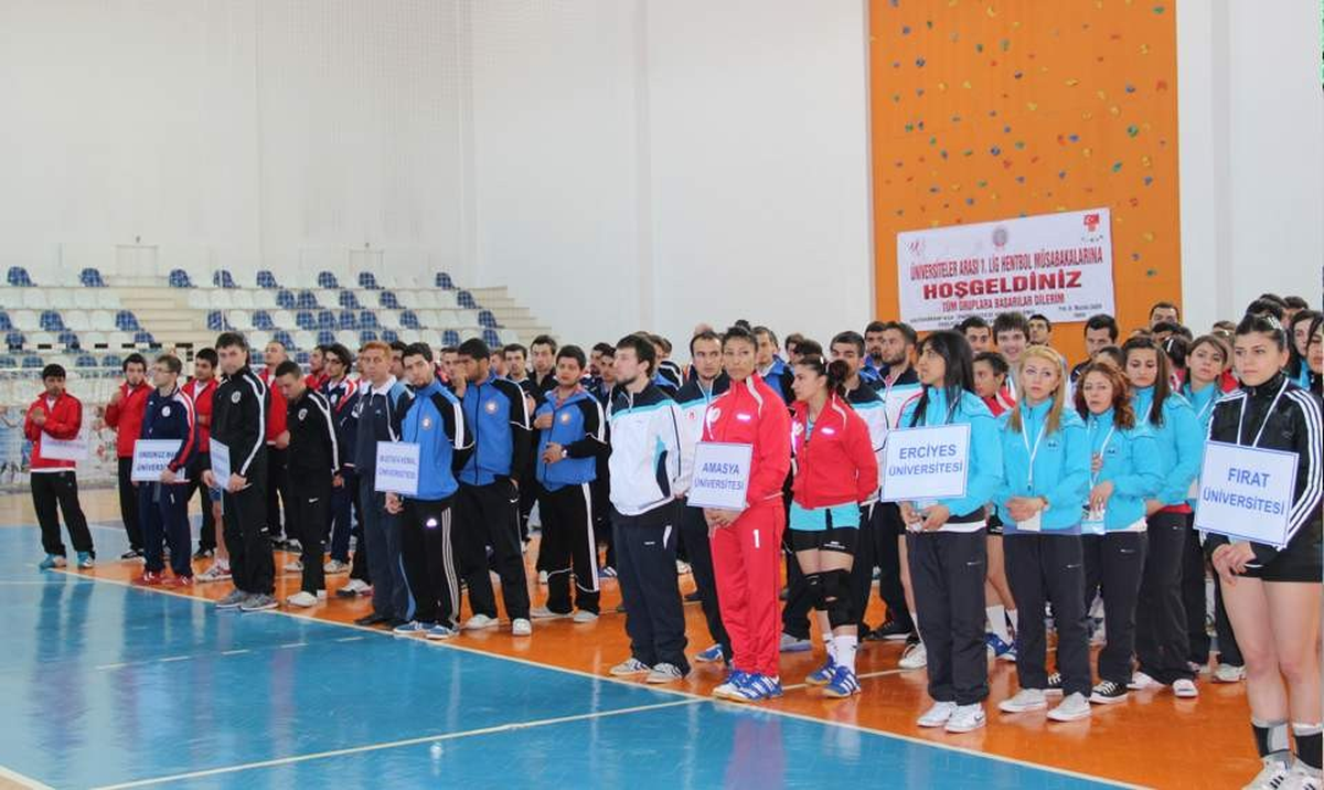 Tokat\'ta Üniversitelerarası Hentbol 1. Lig Müsabakaları Başladı