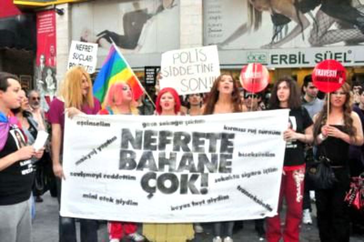 Travesti Cinayetine Mumlu Protesto
