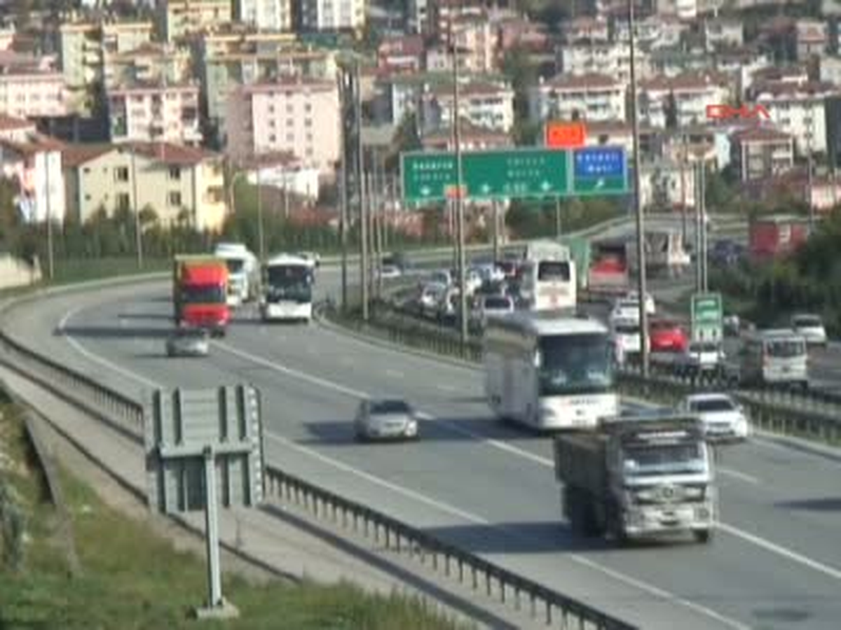 Yabancı Tır Sürücülerini Soyan 3 Kişi Yakalandı Kocaeli, İstanbul ve Bursa\'da Özellikle Gümrüklere...