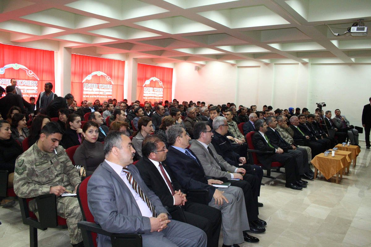 Zile\'de Kurak Araziler Su ile Buluşacak
