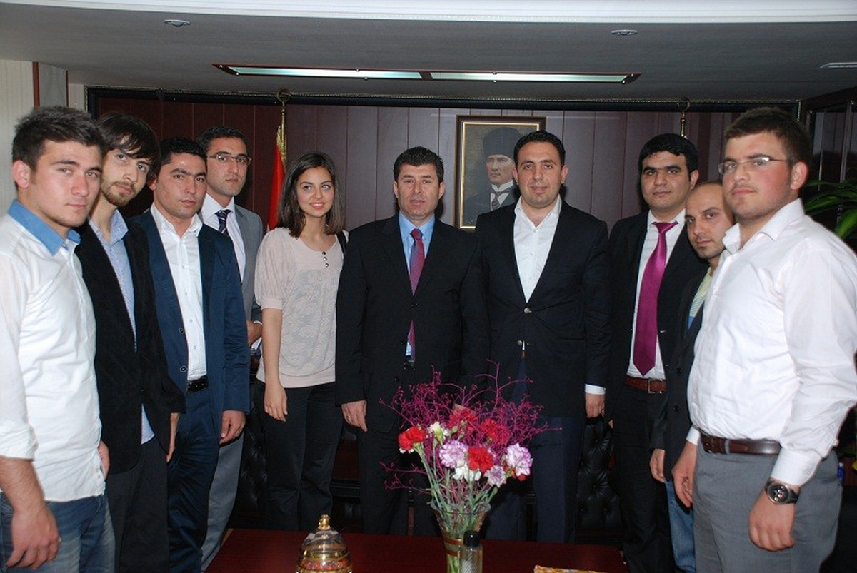 Adana'da Kütüphanesiz Okul Kalmayacak
