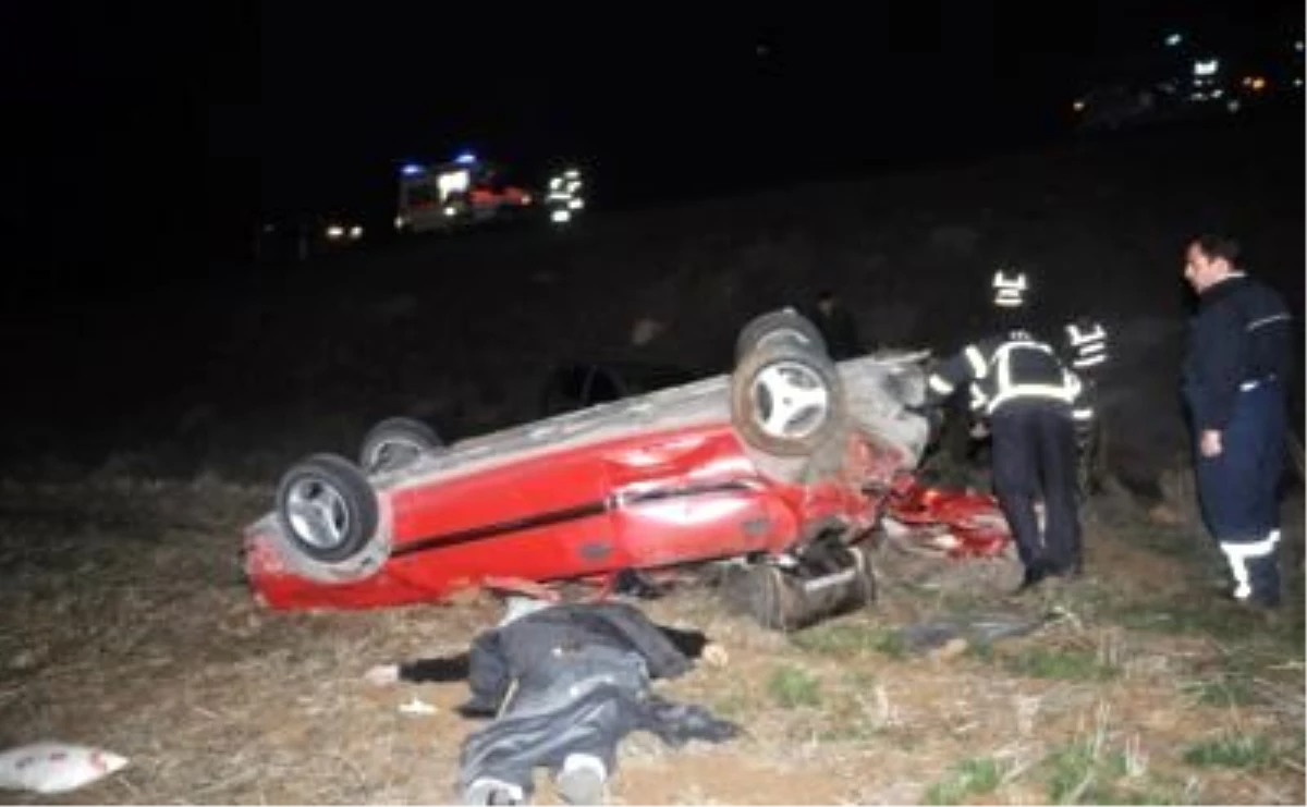 Aksaray\'da İki Otomobil Çarpıştı: 1 Ölü, 7 Yaralı