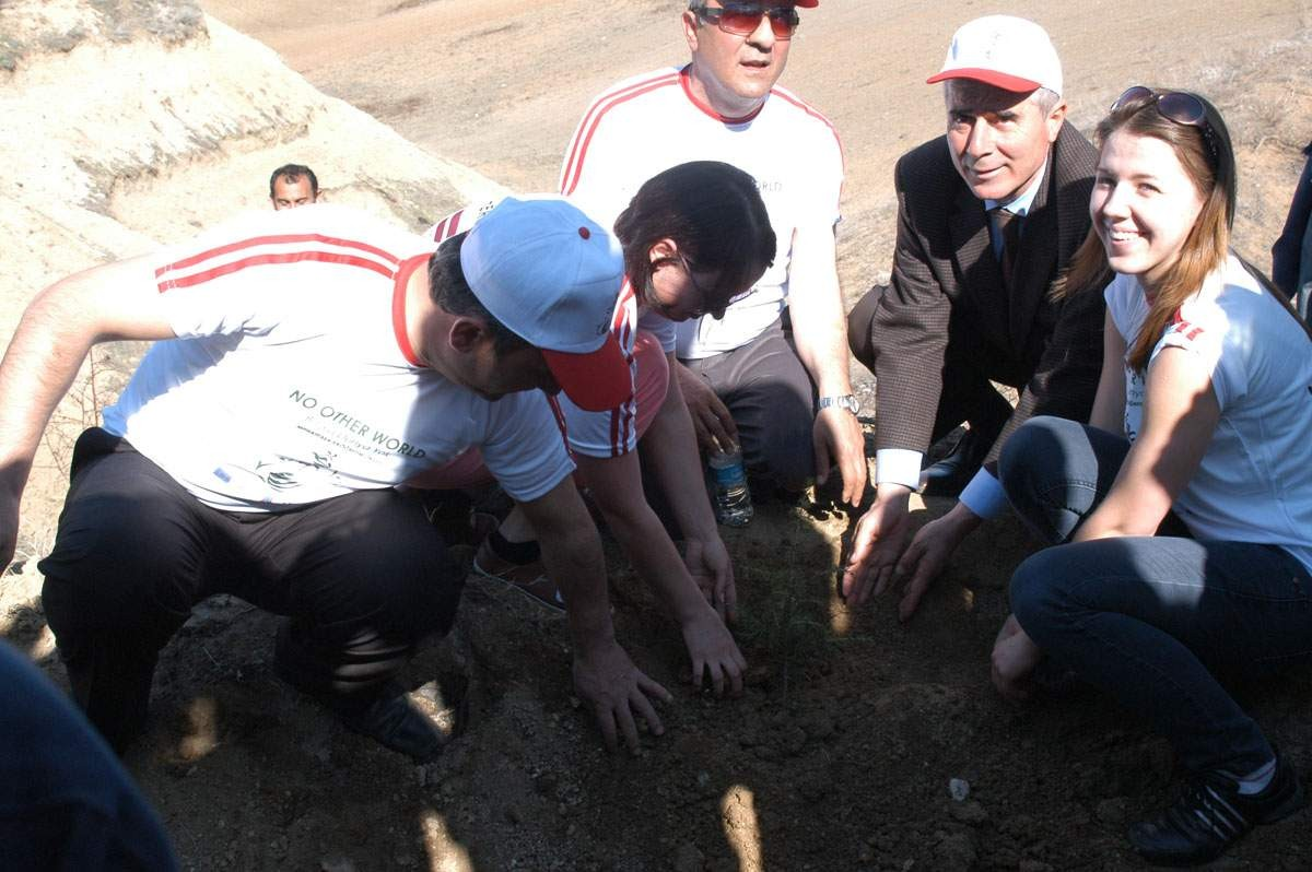 Avrupalı Gençler Erbaa'da Fidan Dikti
