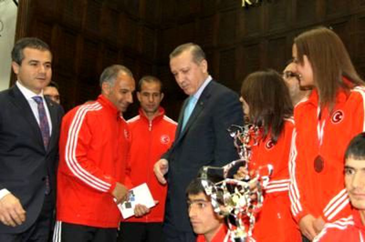 Başbakan Erdoğan Ağrılı Atletleri Kabul Etti