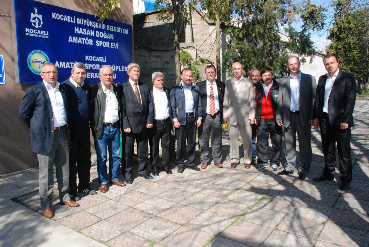Başkan Doğan, Futbol Antrenörlerini Ziyaret Etti