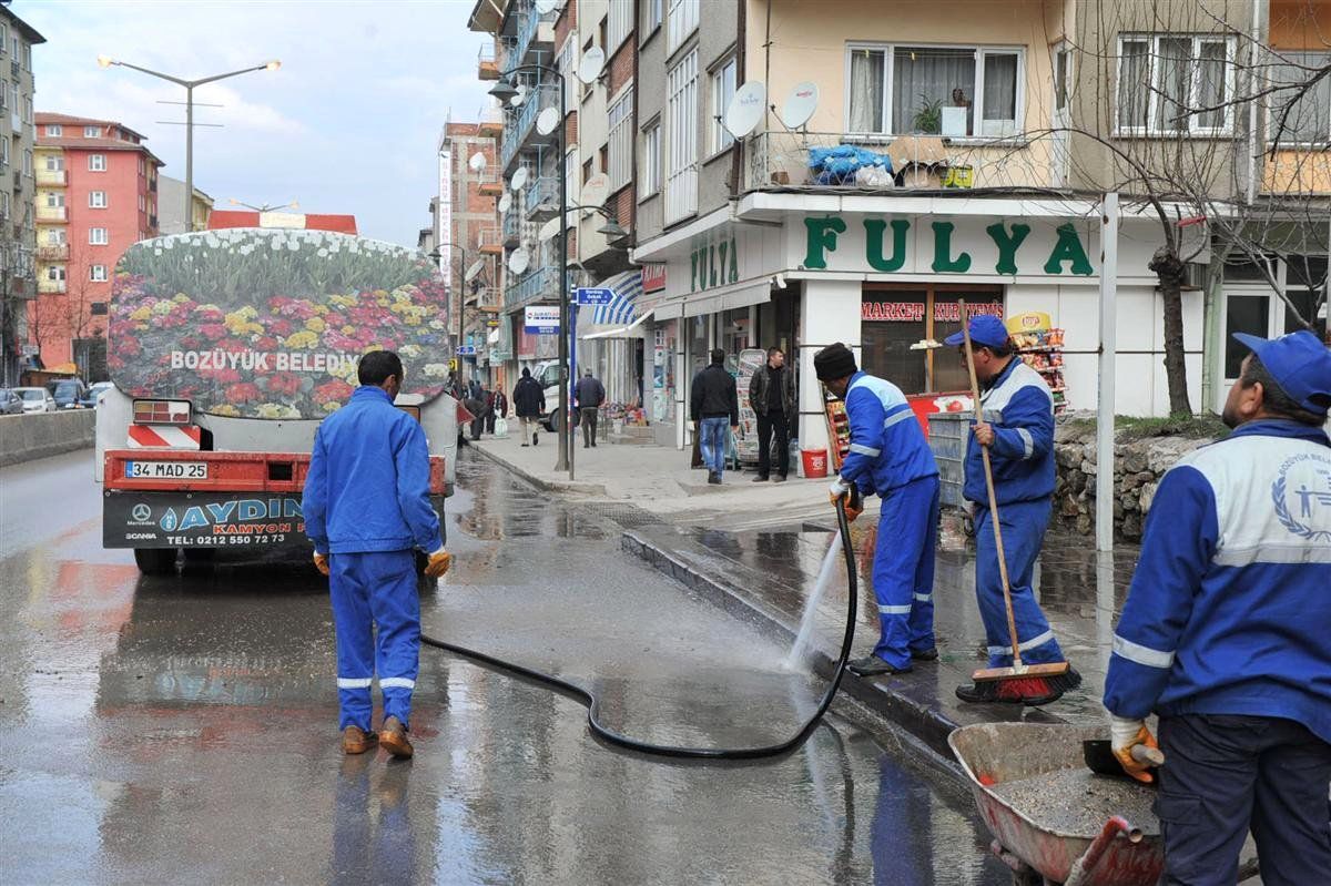 Bozüyük Caddeleri Yıkanıyor