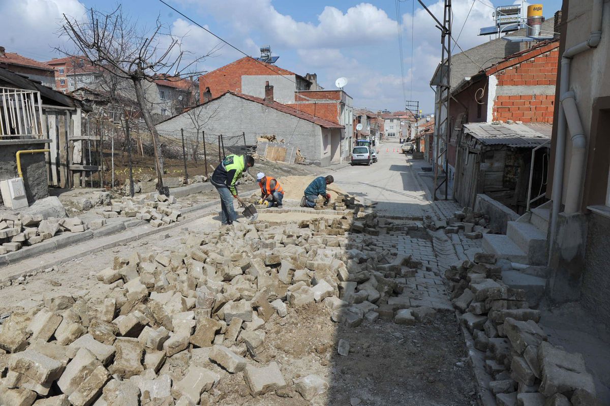 Bozüyük Yollarına Makyaj