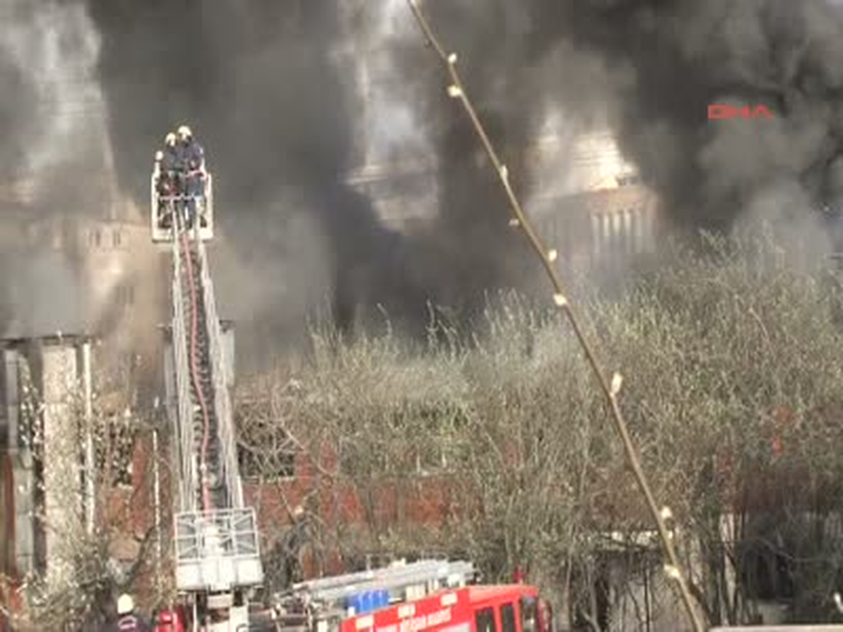 Bu Yangın İstanbul'u Korkutuyor