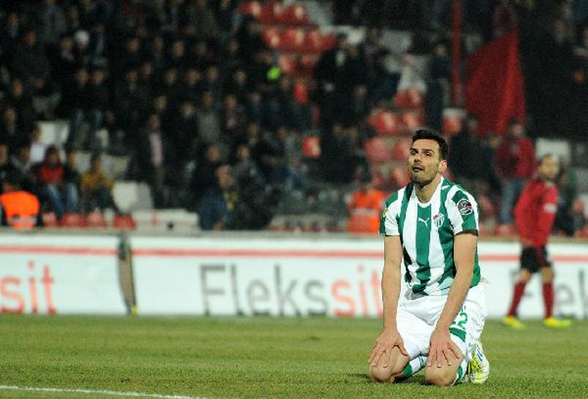 Bursaspor\'un Suskun Forveti Turgay Bahadır