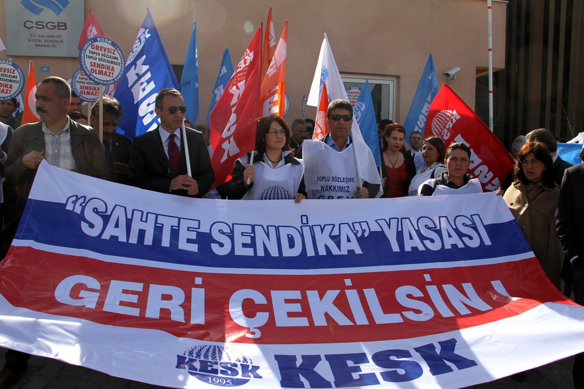 Çalışma ve Sosyal Güvenlik Bakanlığı Önünde Oturma Eylemi