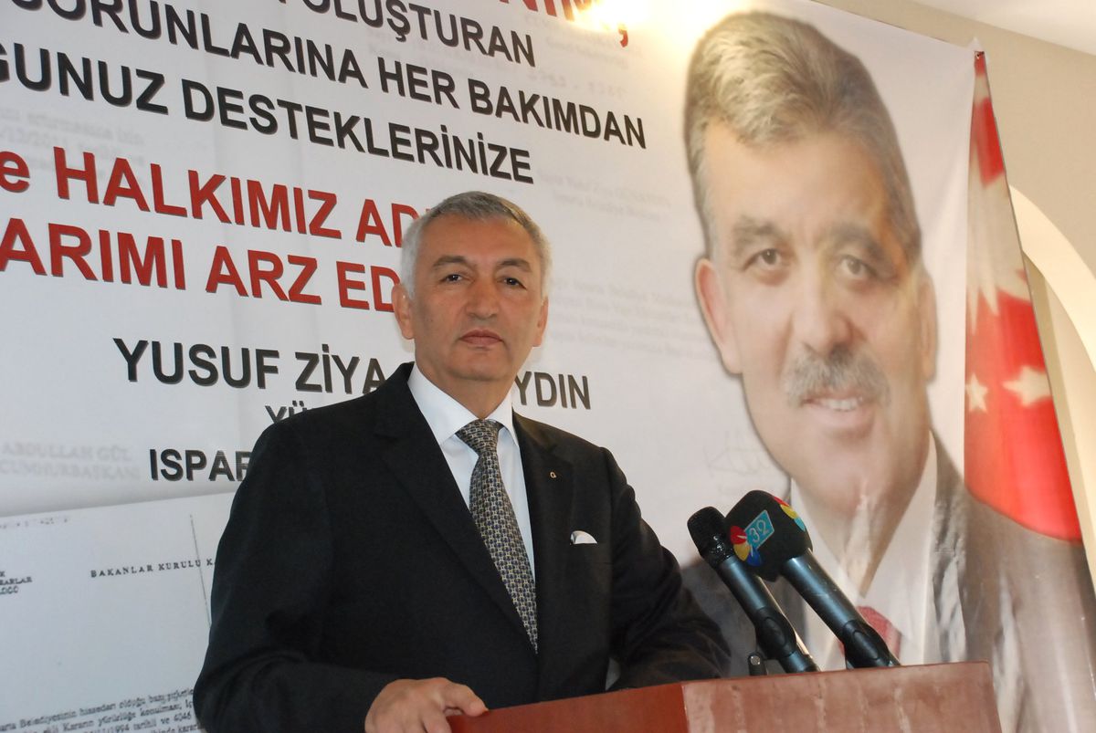 Cumhurbaşkanı Gül\'e Pankartlı Teşekkür