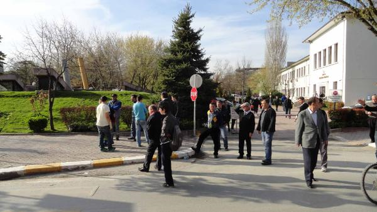 Deprem Müzesi Önüne Bırakılan Şüpheli Çanta Boş Çıktı