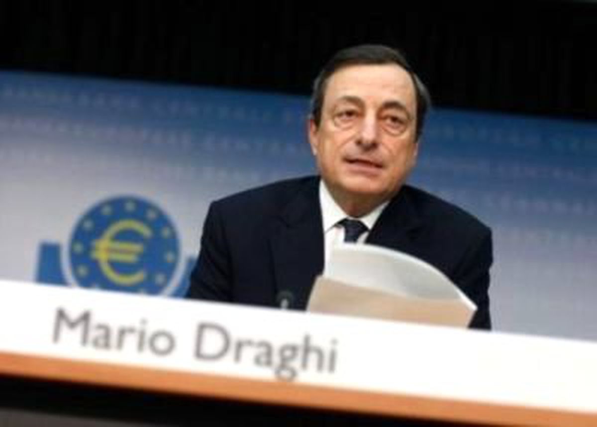 Draghi Fed\'i Hedef Aldı