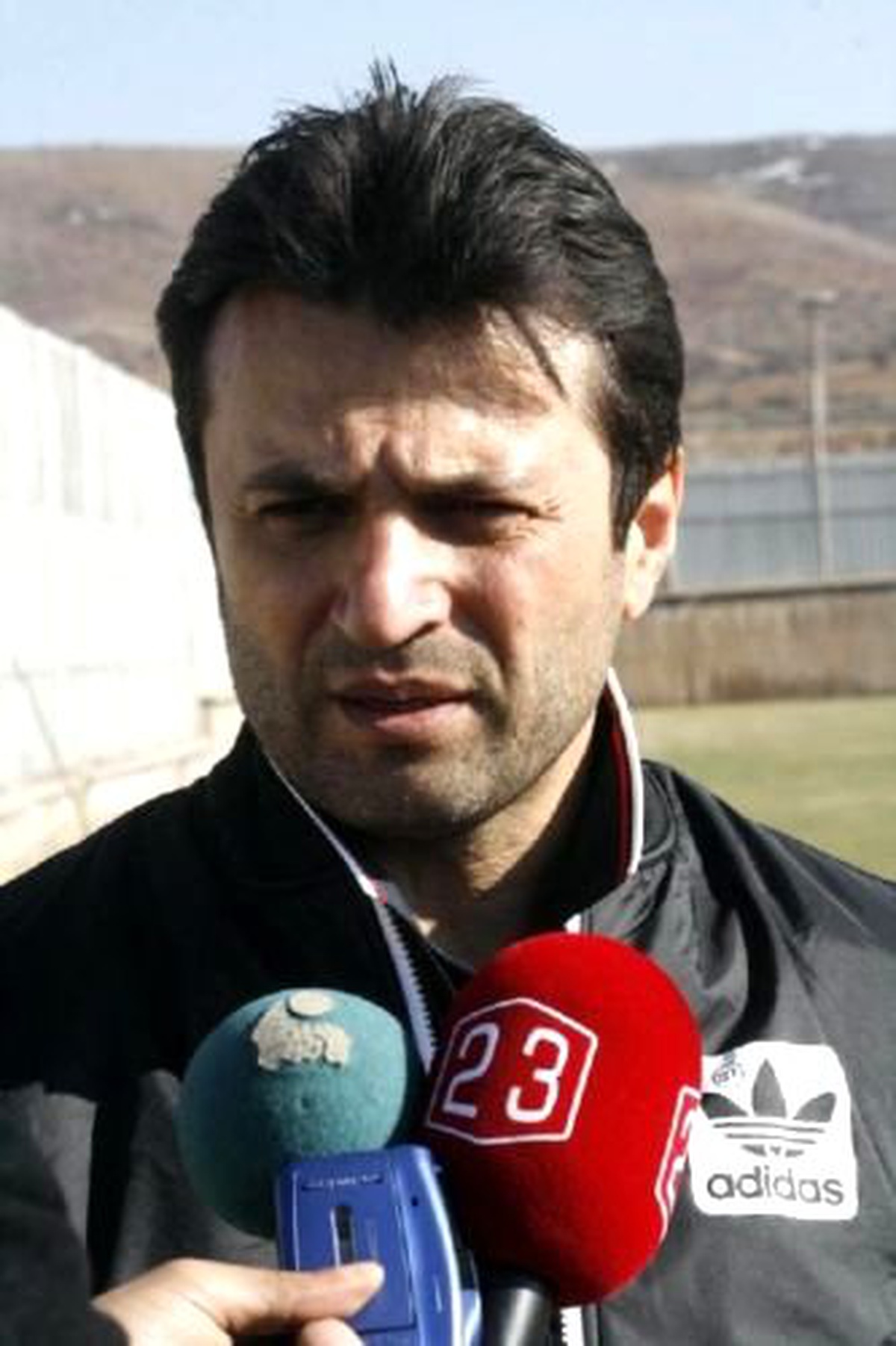 Elazığspor Teknik Direktörü Uygun: Sakaryaspor'u Yenerek Büyük Avantaj Yakalamak İstiyoruz