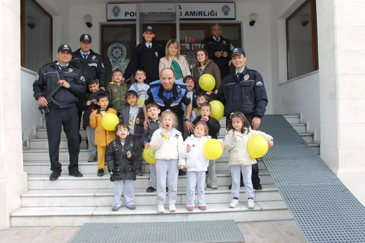 Foça'da Polis Haftası Etkinlikleri Başladı