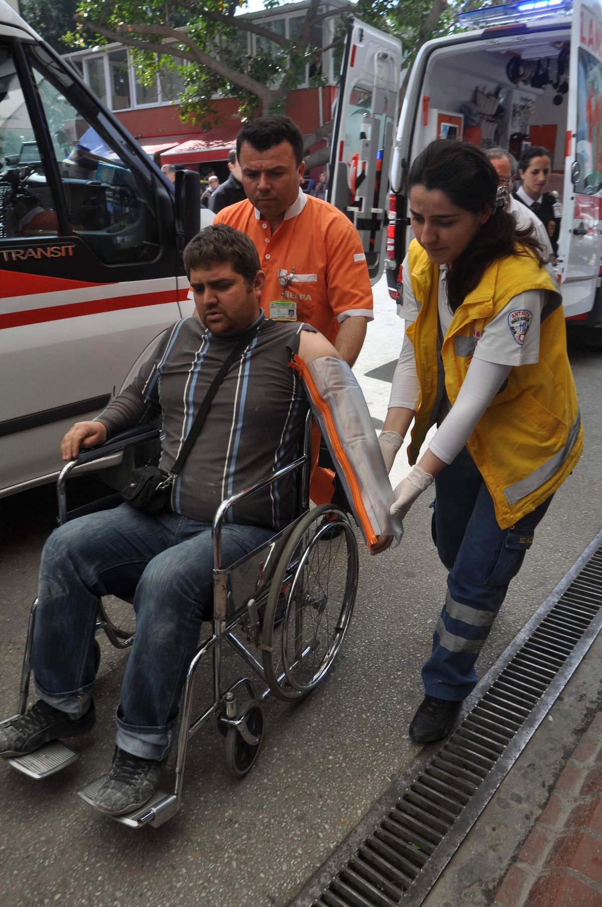 İnşaattan Düşen Sıvacı Ustası Yaralandı