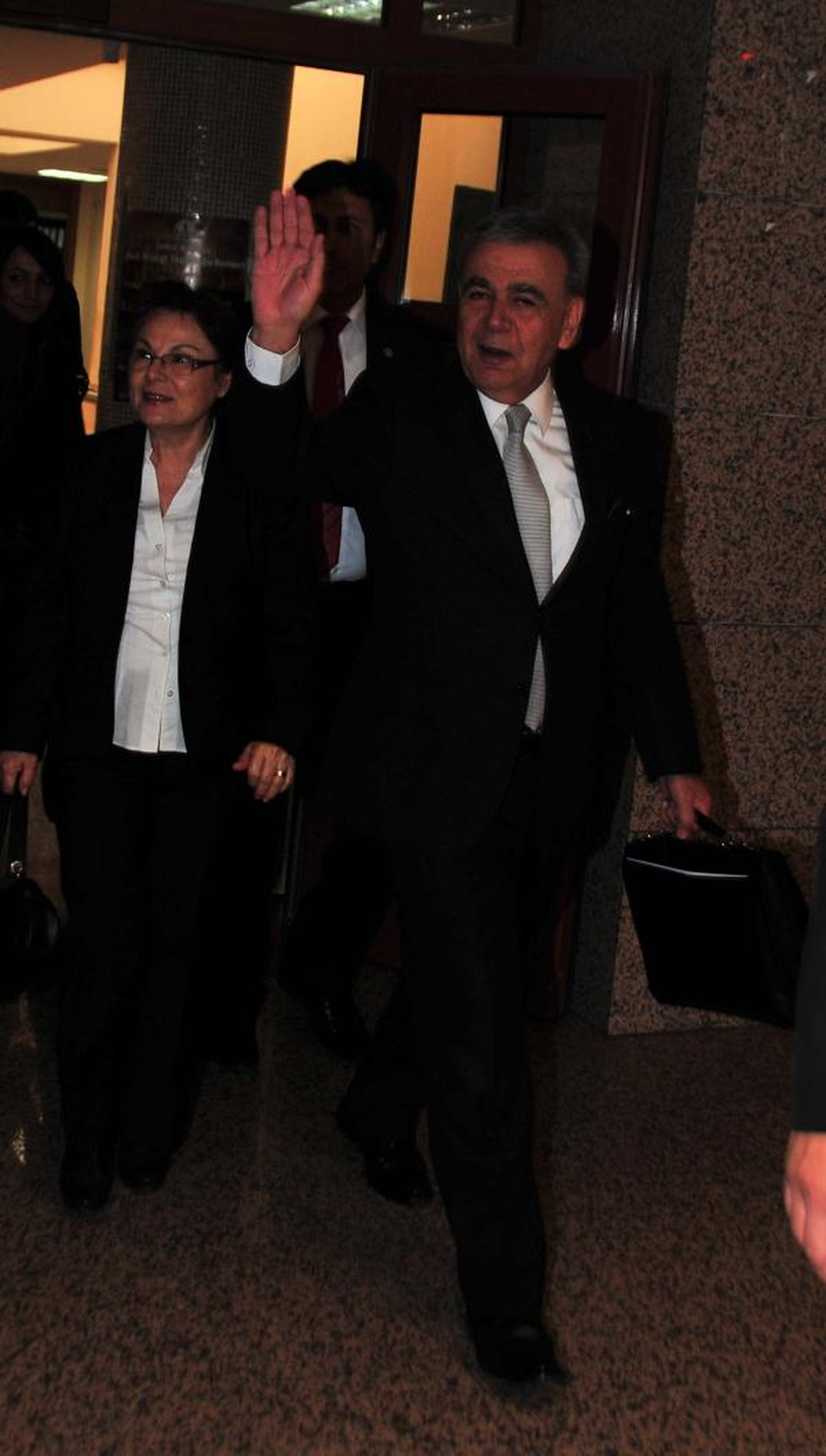 İzmir Belediyesi'nde Yolsuzluk Davasında İkinci Gün (1)
