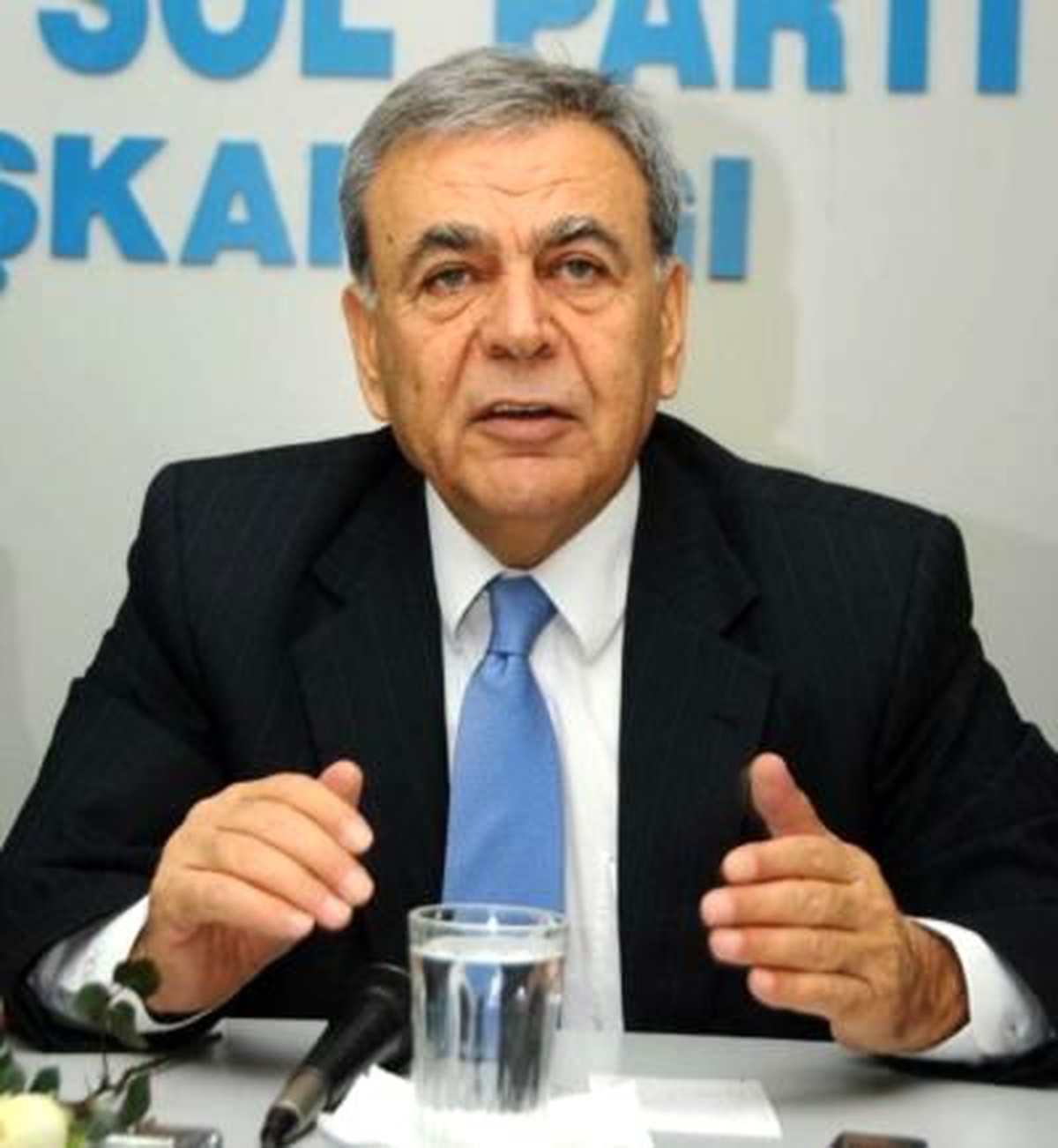 İzmir Büyükşehir Belediyesi\'ndeki Yolsuzluk İddialarına İlişkin Dava