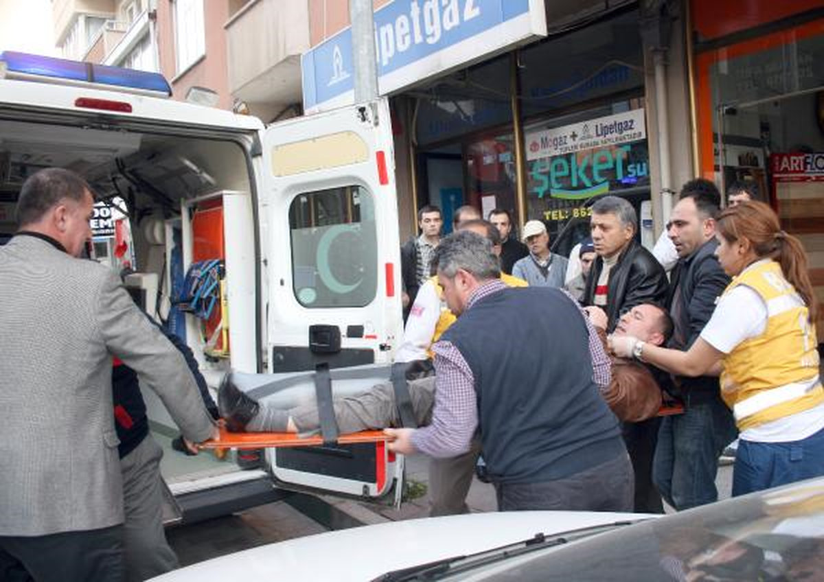 Kahvede Tartıştığı Kişinin, Sandalyeyle Bacağını Kırdı