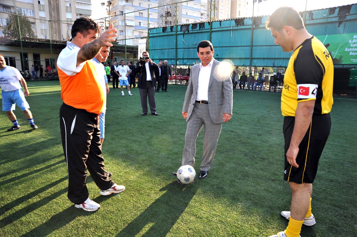 Kepez Belediyesi \'Birimler Arası Futbol Turnuvası\' Başladı