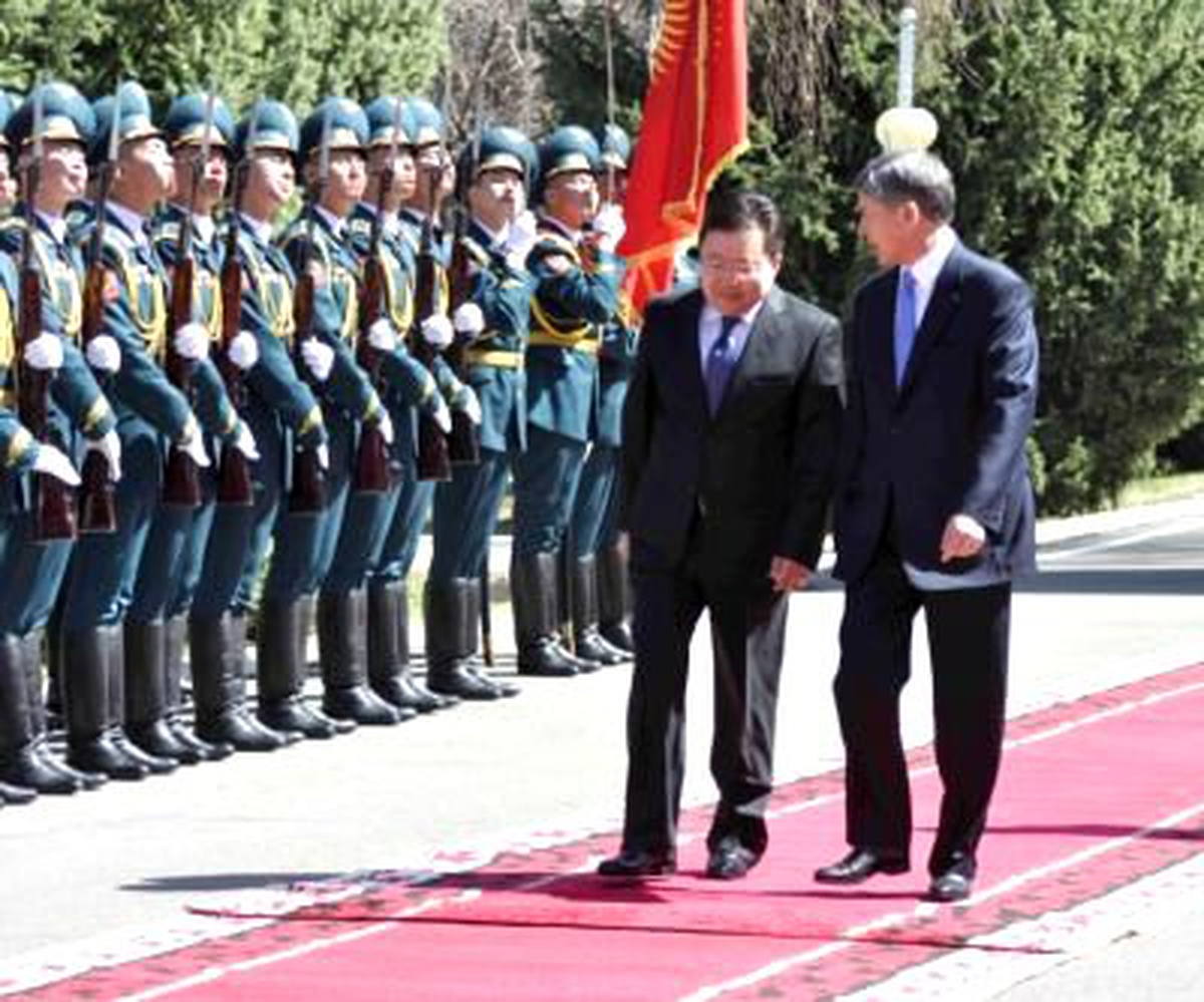 Moğolistan Cumhurbaşkanı Kırgızistan\'da