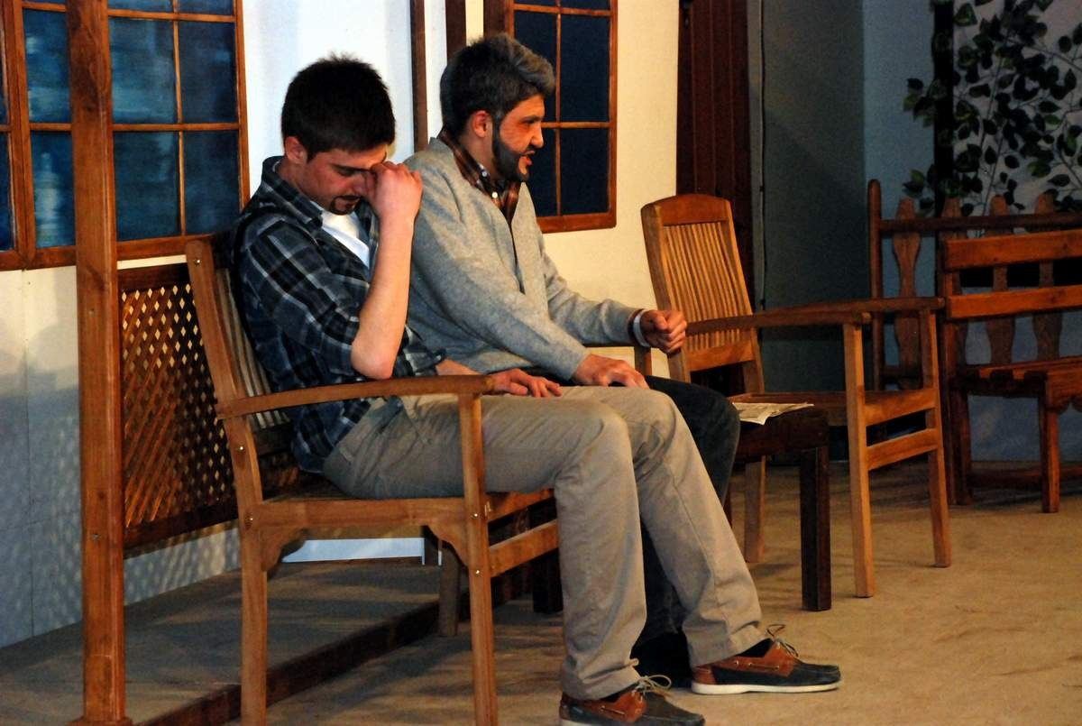 Öğrenciler Profesyonel Tiyatroculara Taş Çıkarttı