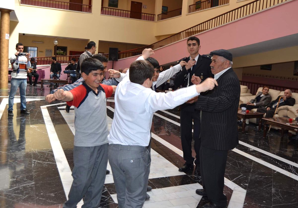 Özel Erciyes Eğitim Kurumlarından Huzurevine Ziyaret