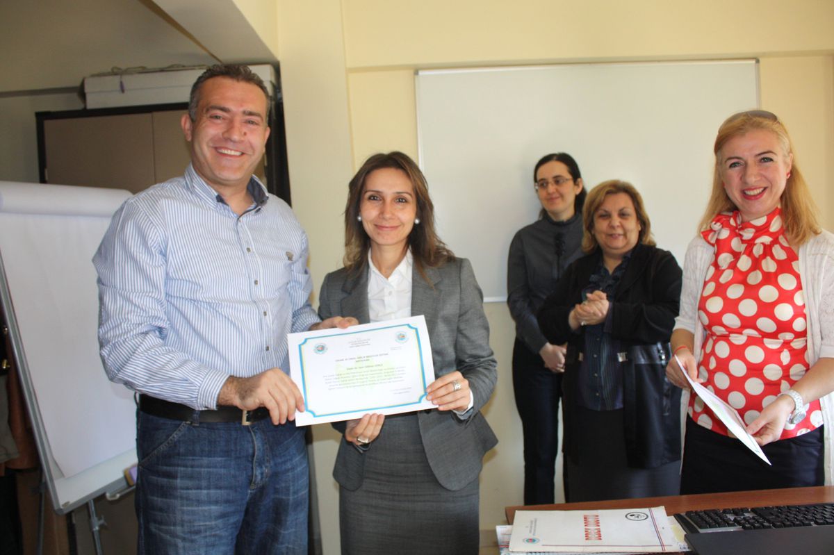 Sağlıkçılar Törenle Sertifikalarını Aldılar