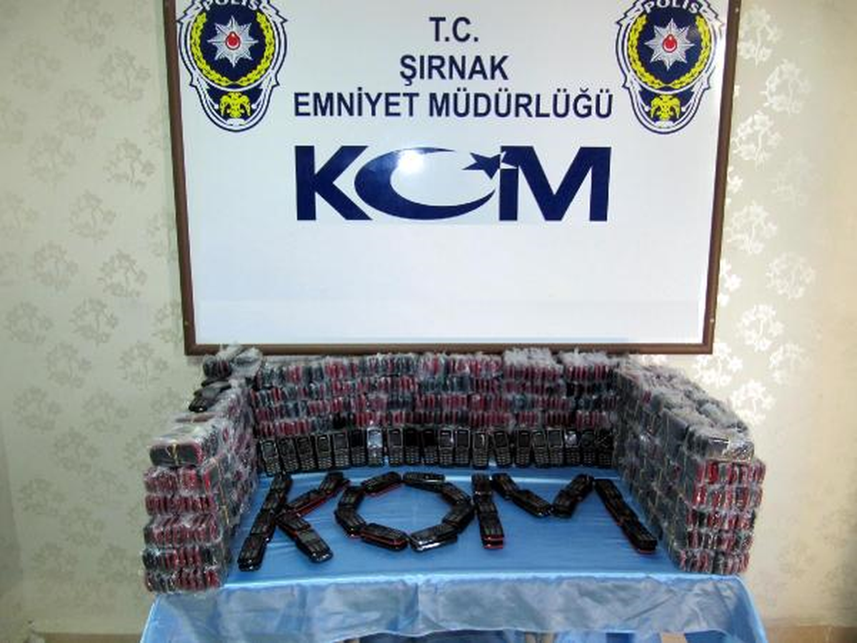 Şırnak\'ta Bir Araçta 1100 Adet Kaçak Cep Telefonu Ele Geçirildi