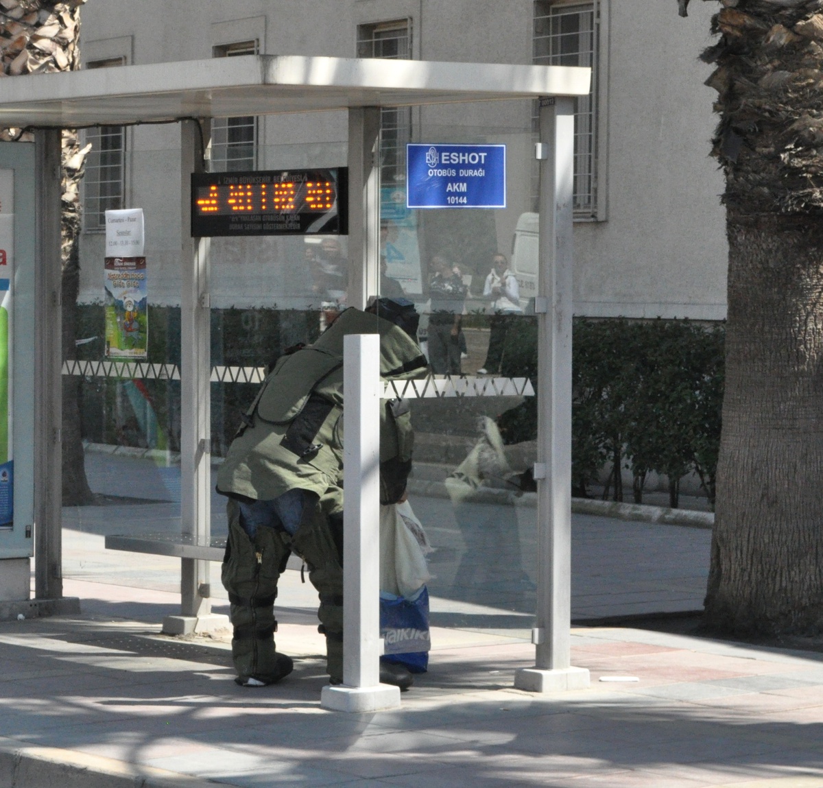 Şüpheli Poşetten Çocuk Battaniyesi Çıktı