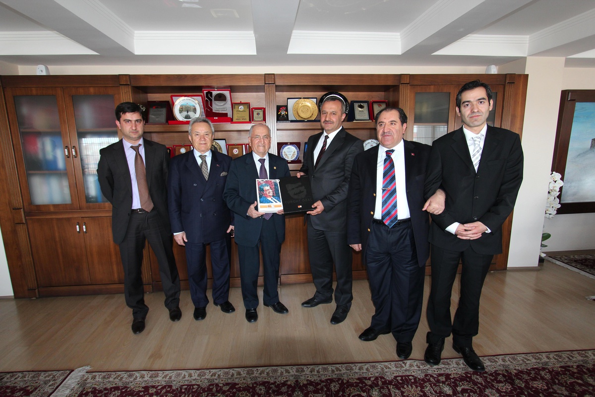 Turgut Özal\'ı Anma Etkinliklerine Bu Yıl Ev Sahipliğini Erzurum Yapacak