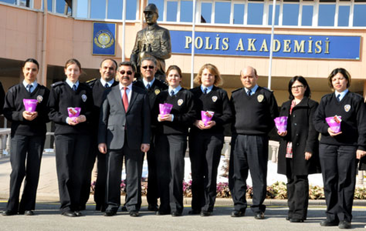 "Türk Polisi Güvenliğimizin Teminatı"
