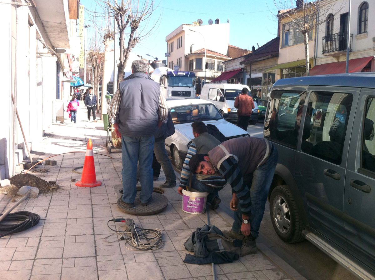 Türk Telekom Taşköprü\'de Fiber Optik Kalbo Döşüyor