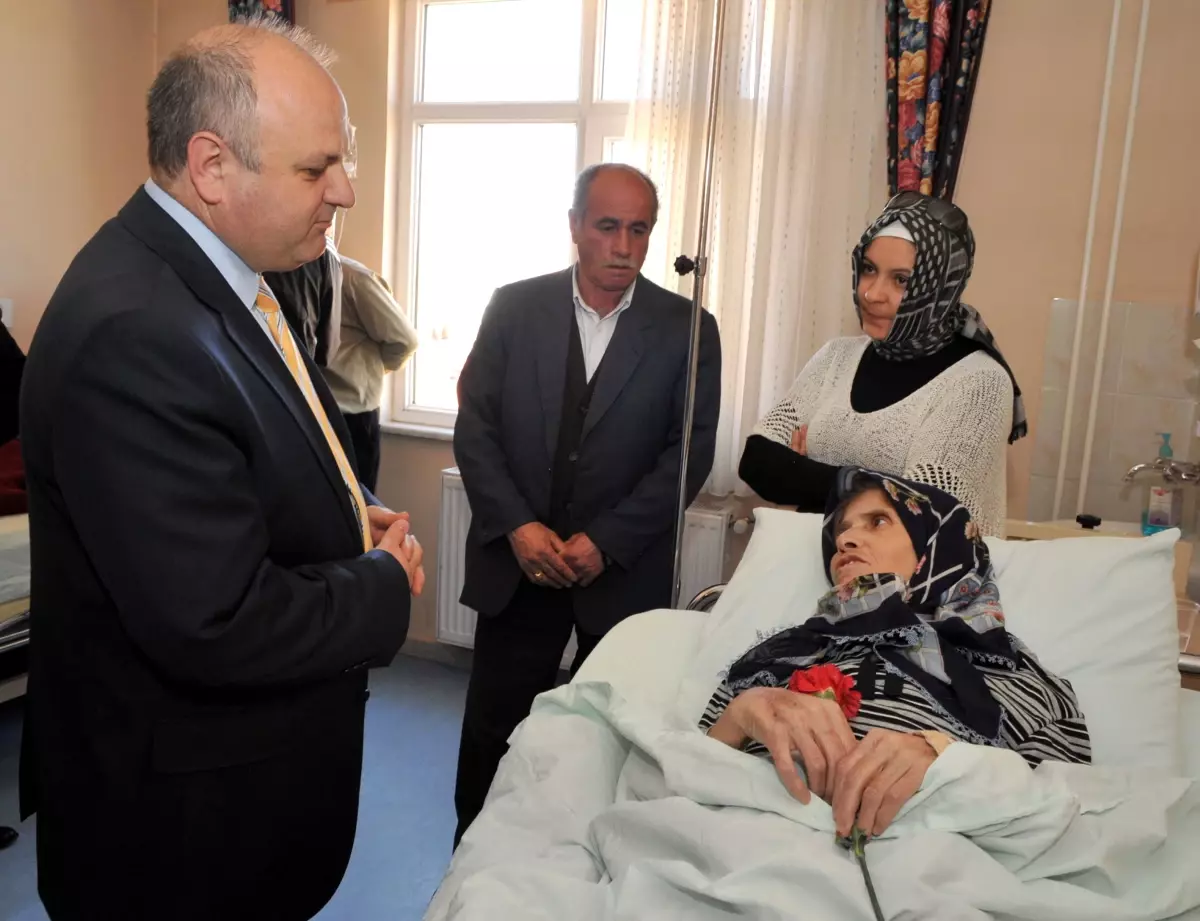 Vali Çakacak Ketem\'de Tedavi Gören Hastaları Ziyaret Etti