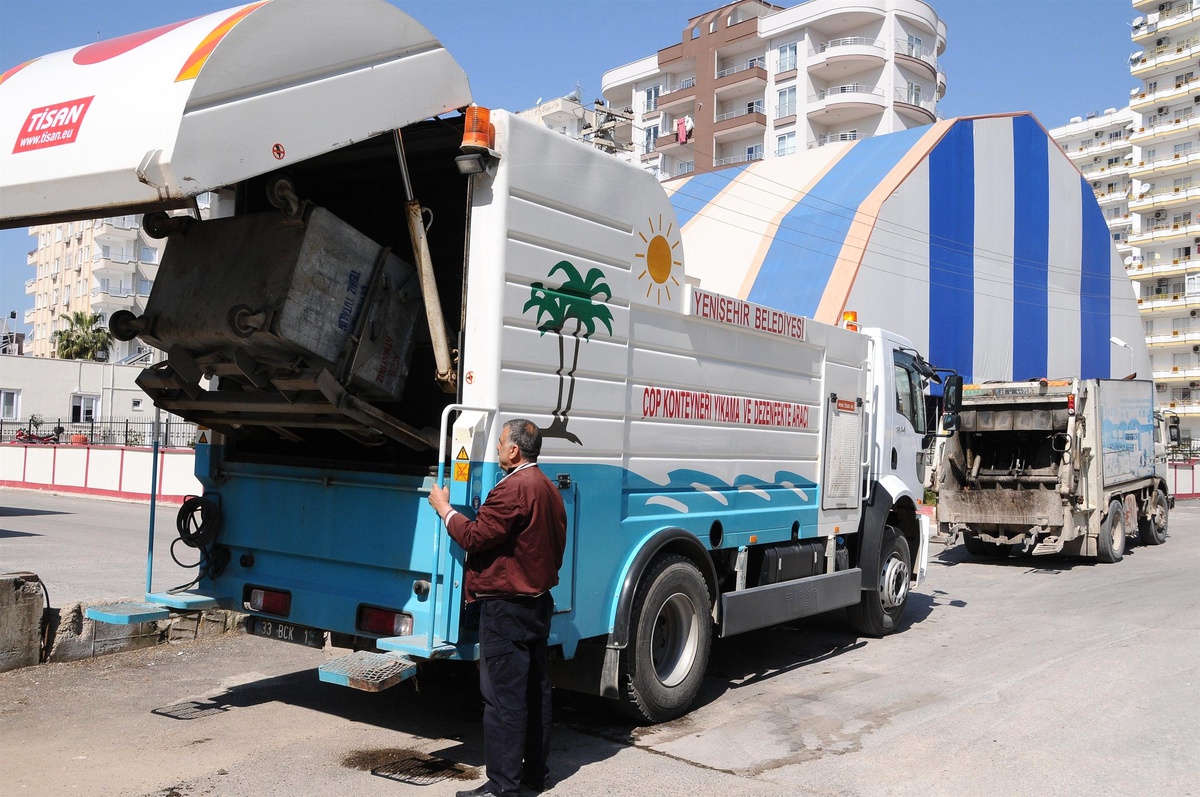 Yenişehir'de Bu Yaz Çöp Konteynerleri Kokmayacak