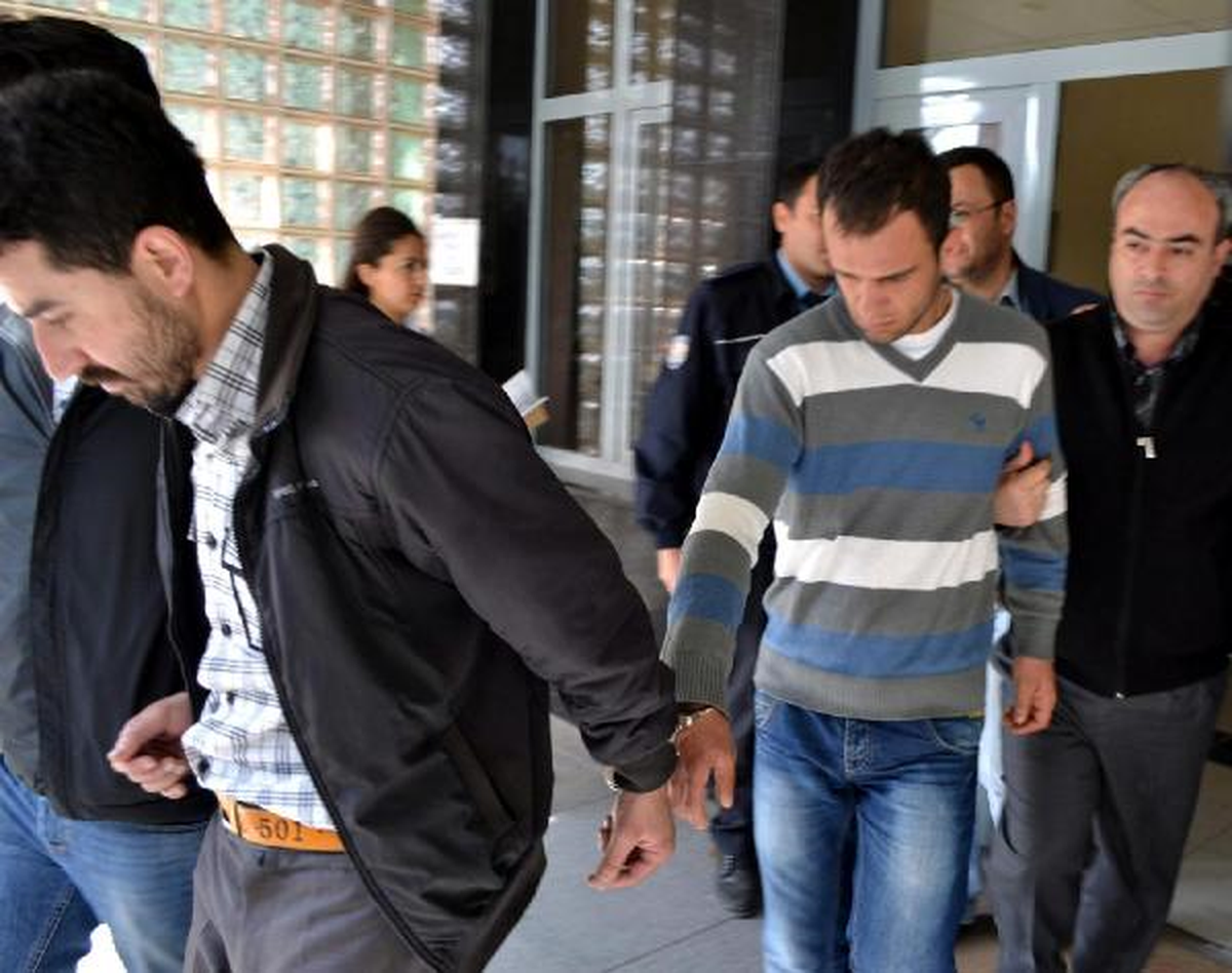 7 Bin Lira İçin Boğazını Kesip Yaktılar (2)