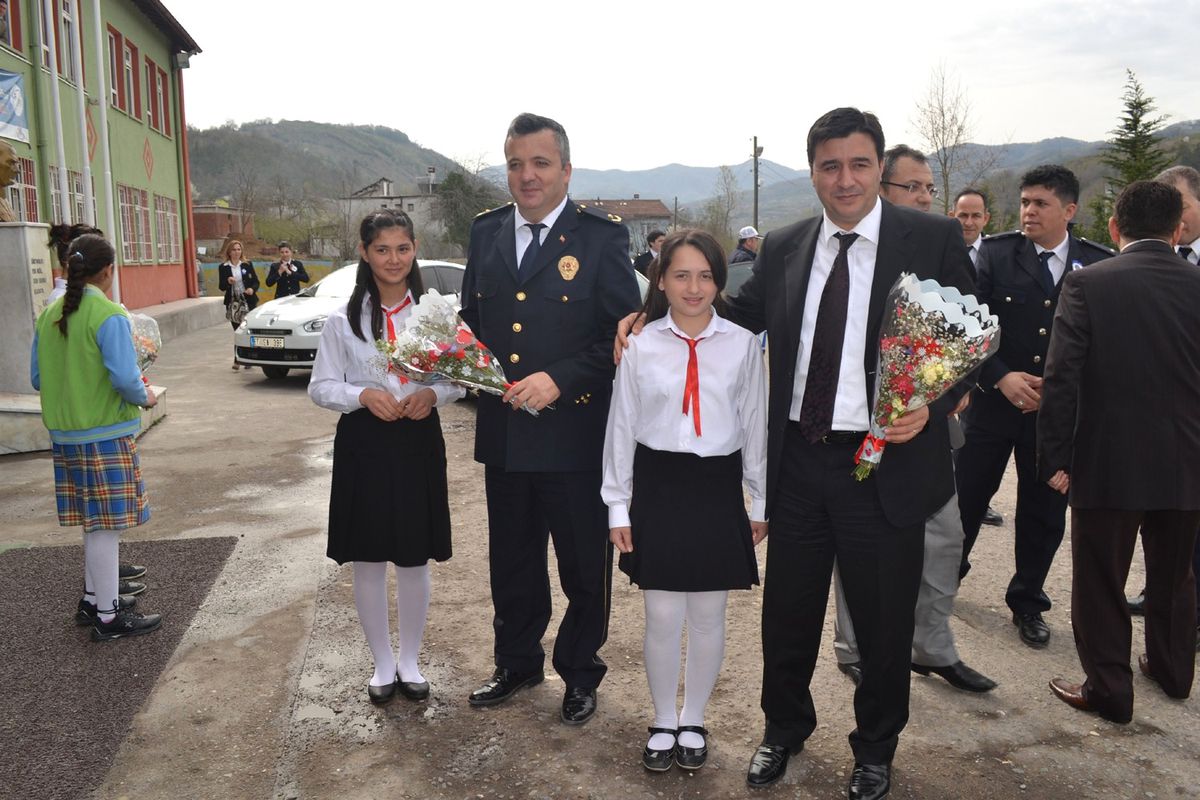 Alaplı Kasımlı İlköğretim Okulu\'nda Polis Haftası Kutlaması