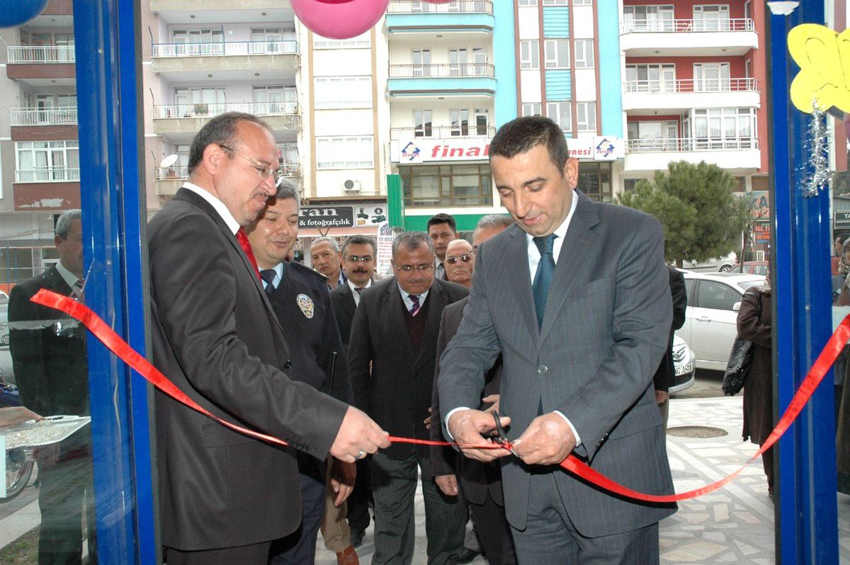 Bucak\'ta Kuran Kursları Ortak Kermes Açtı