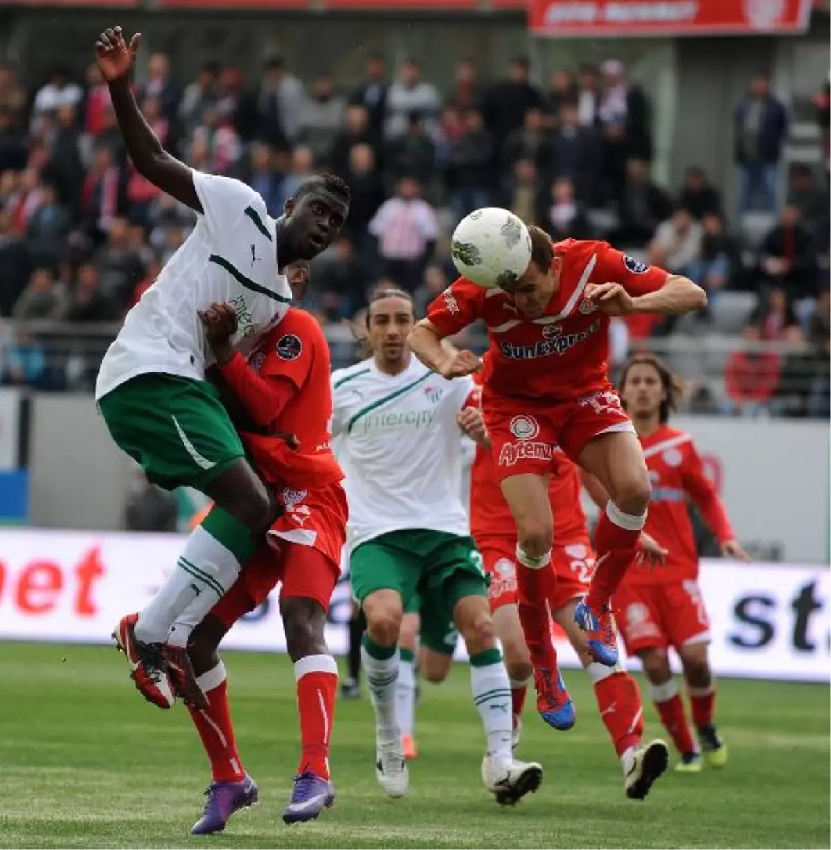 Bursaspor Gollerini İlk ve İkinci Yarının Sonlarında Atıyor