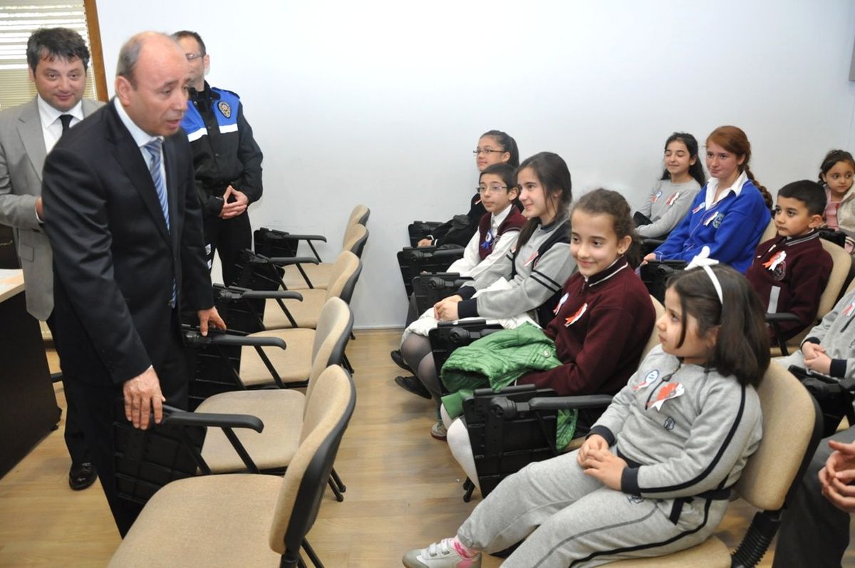 Kahya\'dan Çocuklara Emniyet Dersi