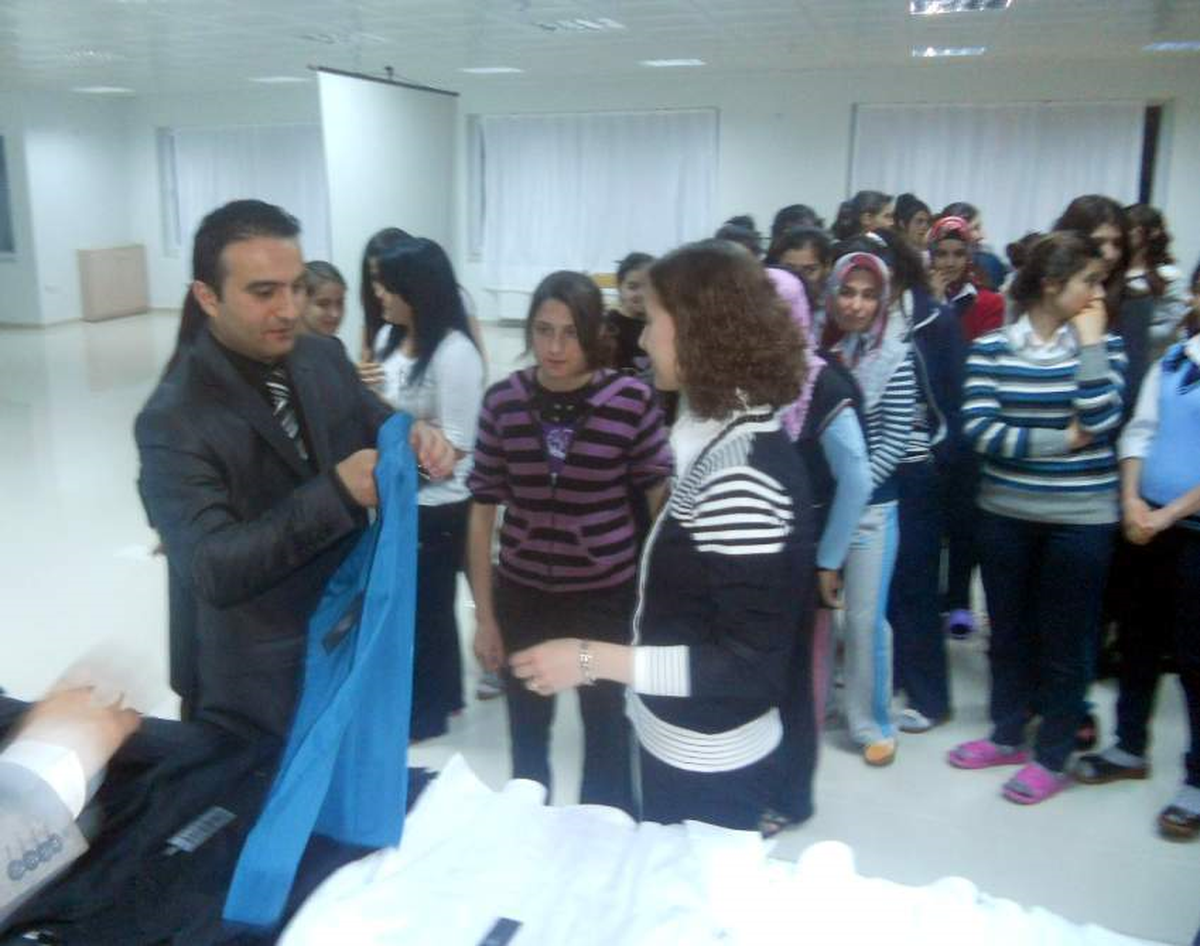 Kaymakamdan Kız Öğrencilere Hediye