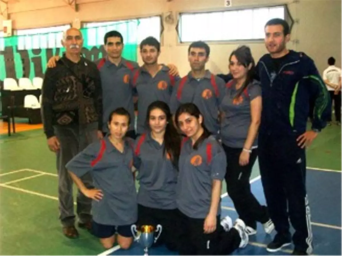 Meü Badminton Takımı 1. Ligde