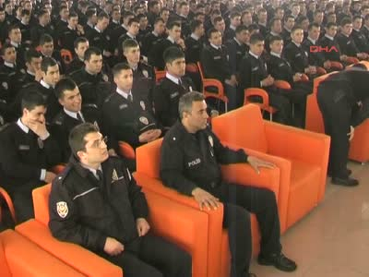 Polis Adaylarından Nefes Kesen Tatbikat