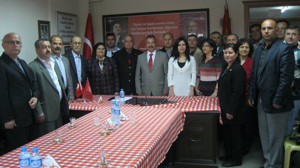 Türk Ocakları Yönetimi, CHP\'yi Ziyaret Etti