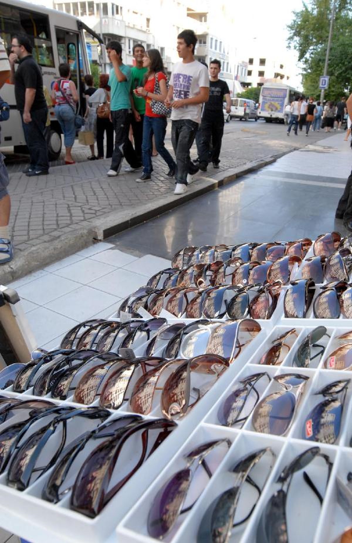 Uzmanlardan \'İşporta Gözlük\' Uyarısı