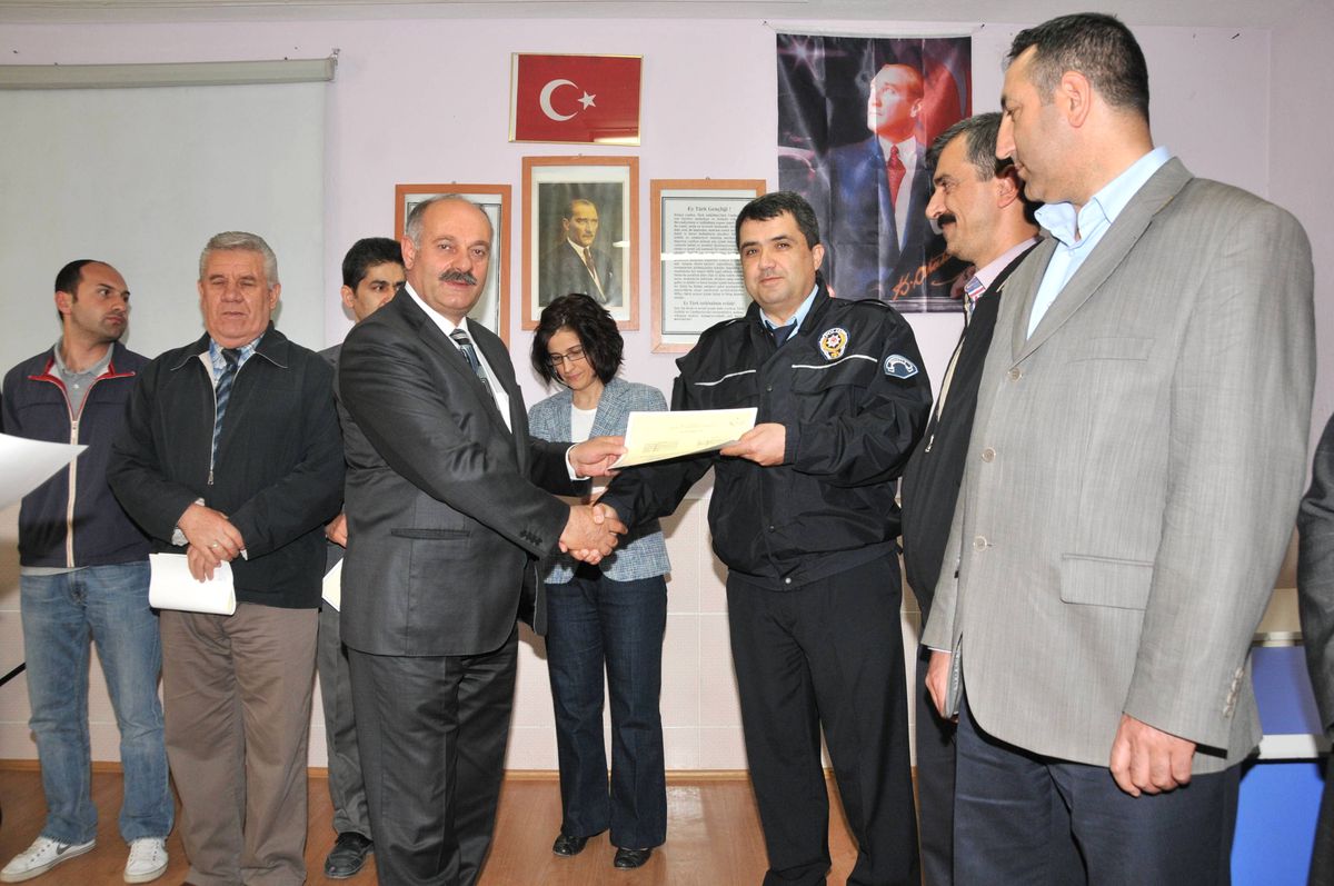 Baba Destek Eğitim Kursunu Tamamlayanlar Sertifikalarını Aldı