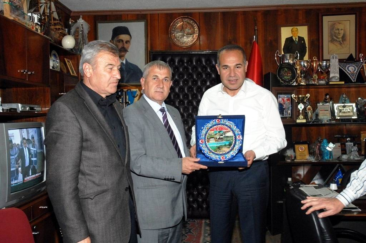 Balkan Türkleri Derneğinden Başkan Sözlü\'ye Ziyaret